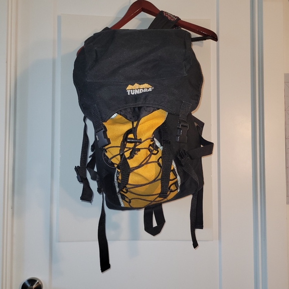 Very large backpack - Picture 3 of 8